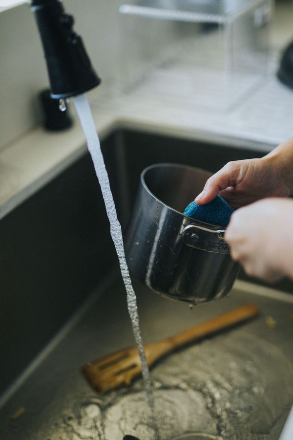 Filling a pot from a kitchen faucet